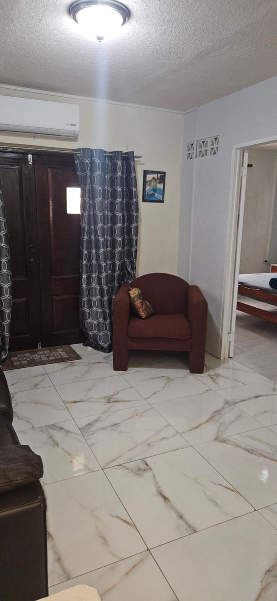 Appartamento Gloria'S Hideaway Christ Church Esterno foto