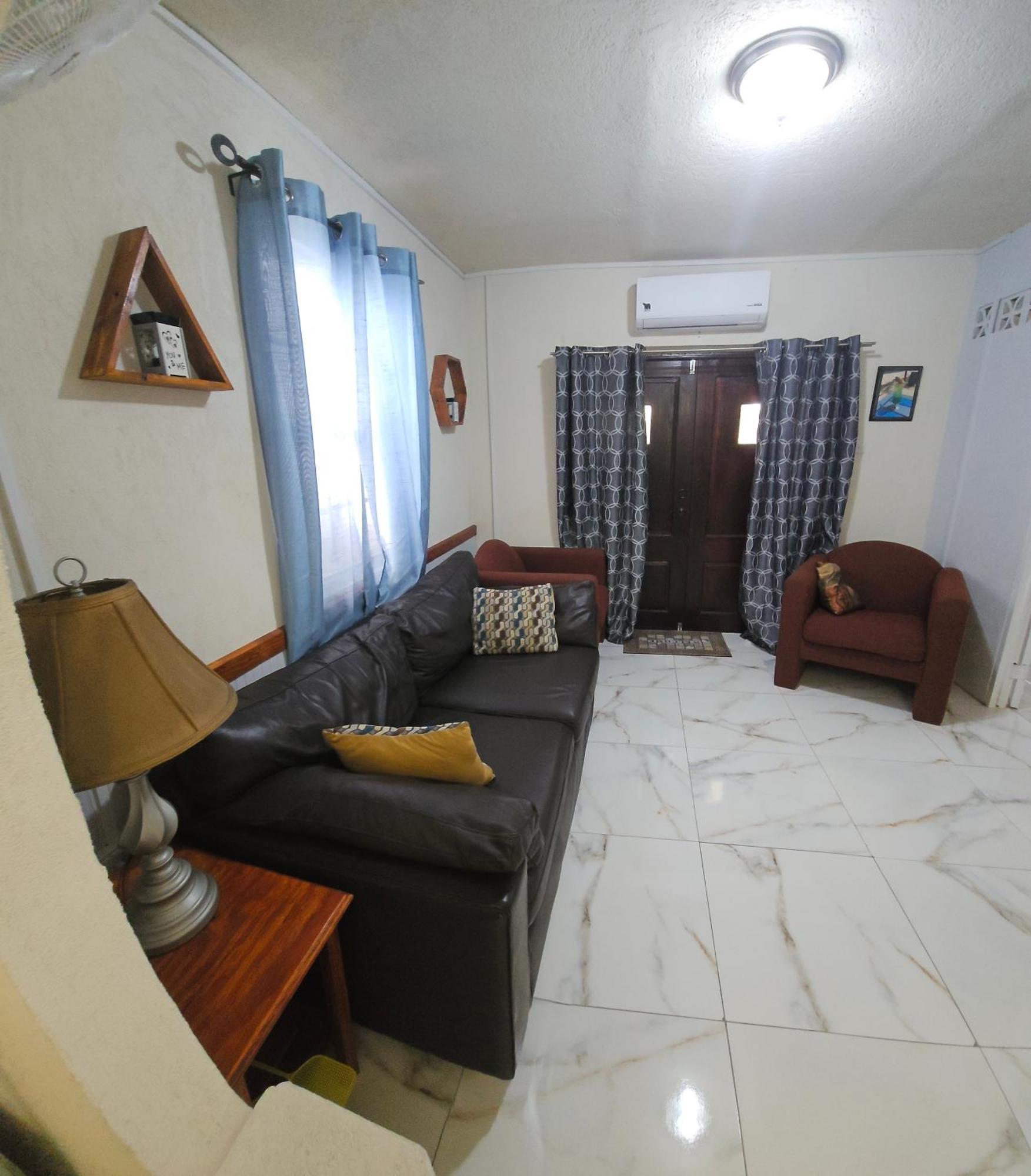 Appartamento Gloria'S Hideaway Christ Church Esterno foto